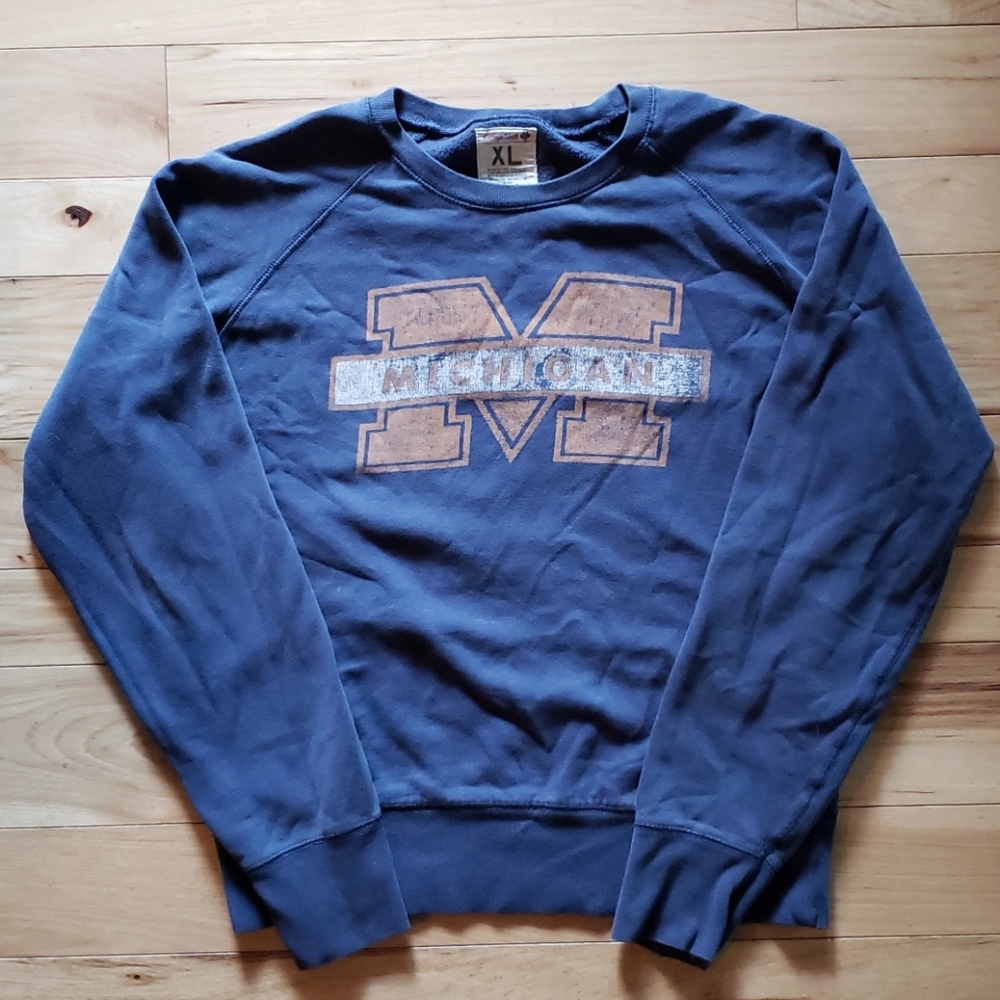 University of Michigan vintage style sweatshirt